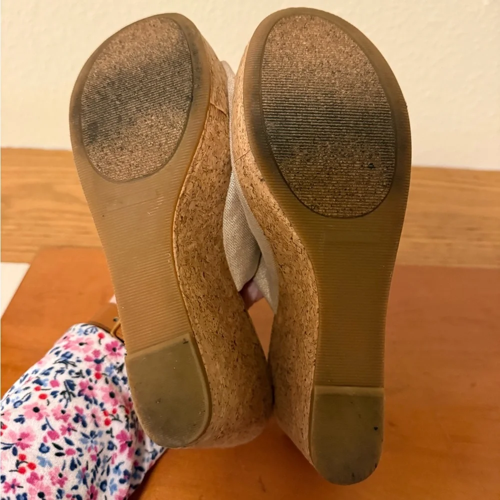 Lucky Brand Women's Gold Metallic Wedge‎ Slip-On Sandals